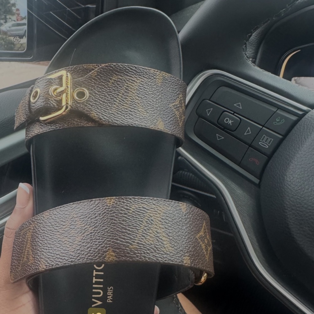 Louis Vuitton slide